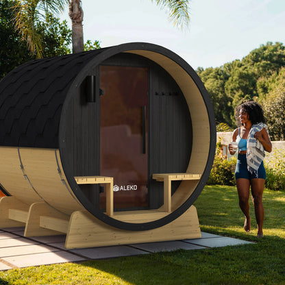 Anémona White Finland Pine Barrel Sauna with Front Porch Canopy & Black Accents – 6-8 People
